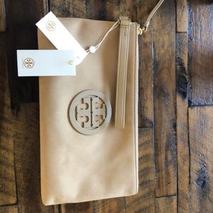 NEW Tory Burch Charlie Clutch